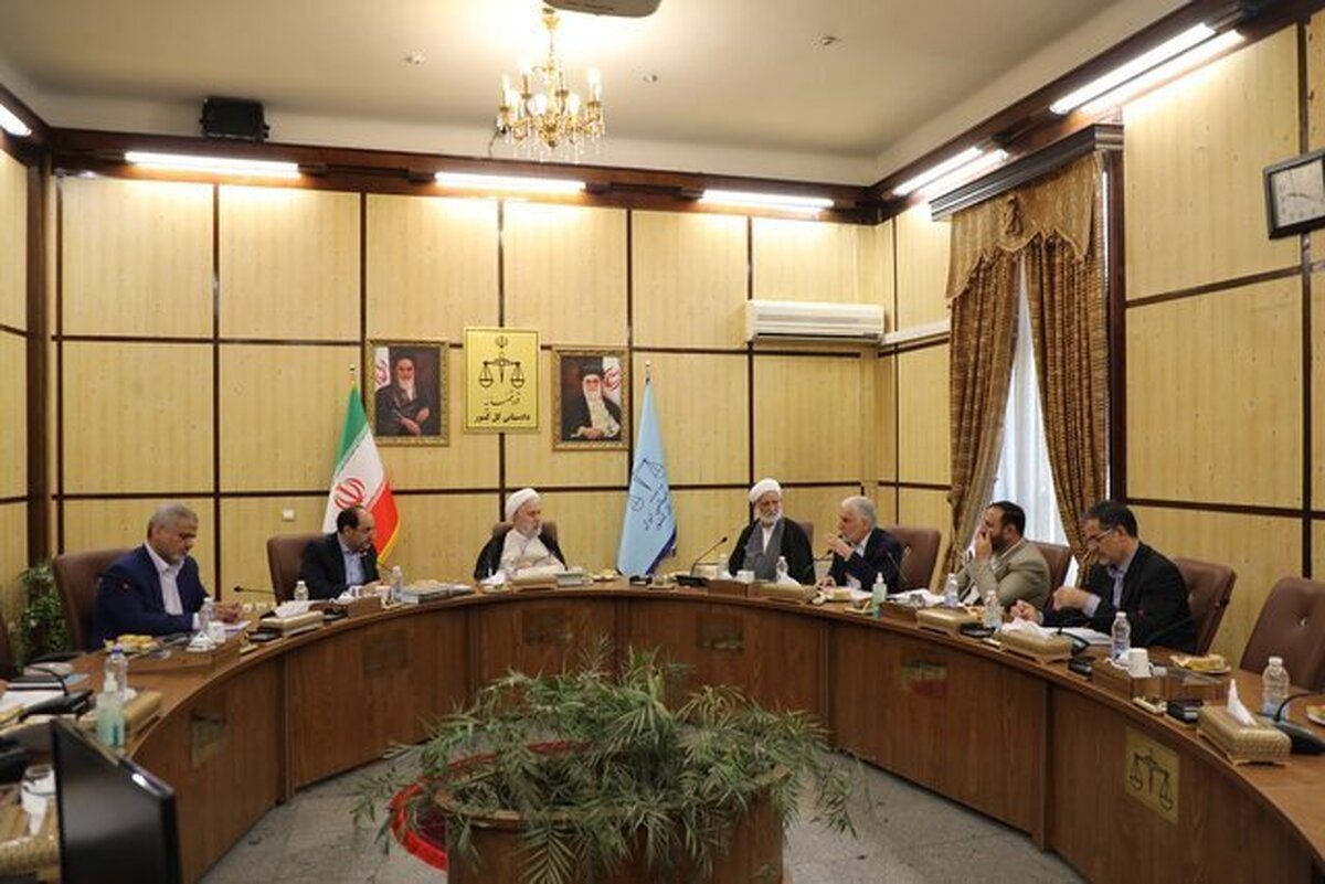 پس از حمله اسراییل به اوین ۹۰۰ زندانی با ارفاقات قانونی آزاد شدند