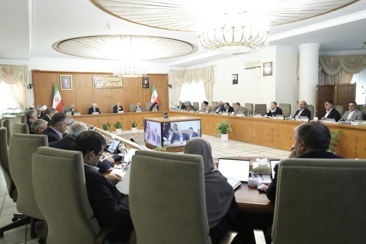 پزشکیان: در سیاستگذاری‌های آینده هیچگونه بارگذاری جمعیتی، آموزشی و صنعتی در استان‌های تهران صورت نگیرد