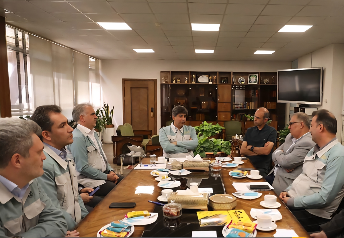 تاکید مدیرعامل فولاد مبارکه بر حمایت همه جانبه از سپاهان