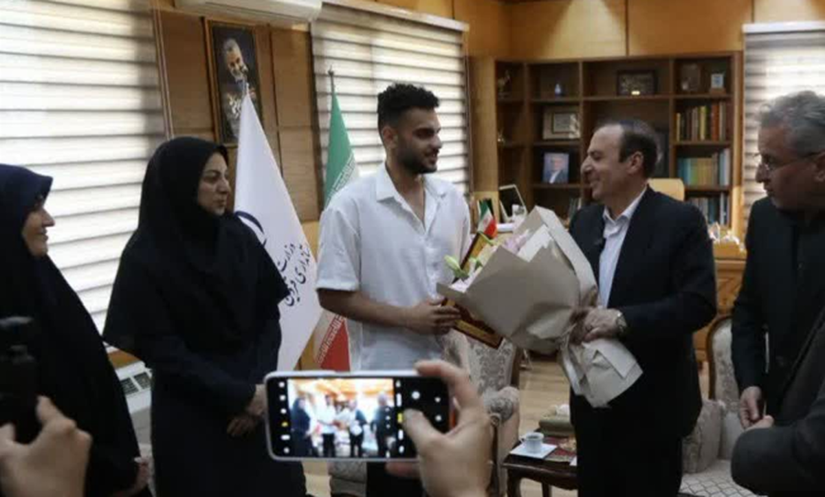 استاندار قزوین از والیبالیست ملی پوش قزوین تقدیر کرد