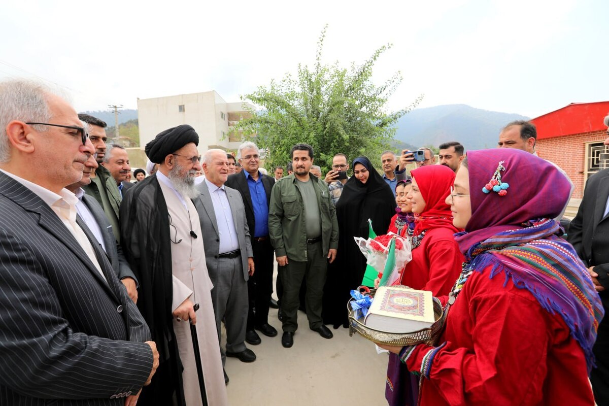 هجدهمین مدرسه به همت آیت‌الله نورمفیدی افتتاح شد