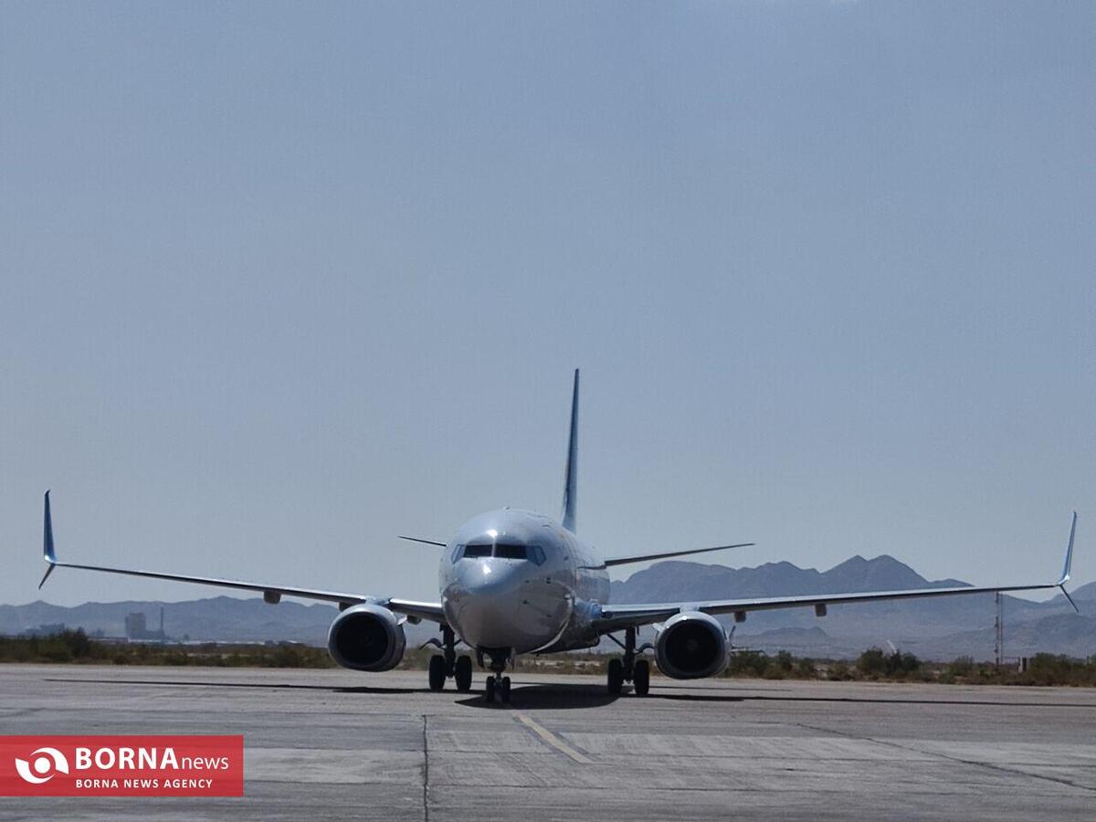 کارگر خدماتي فرودگاه مشهد کيف پول یک میلیاردی را به زائر خارجی بازگرداند