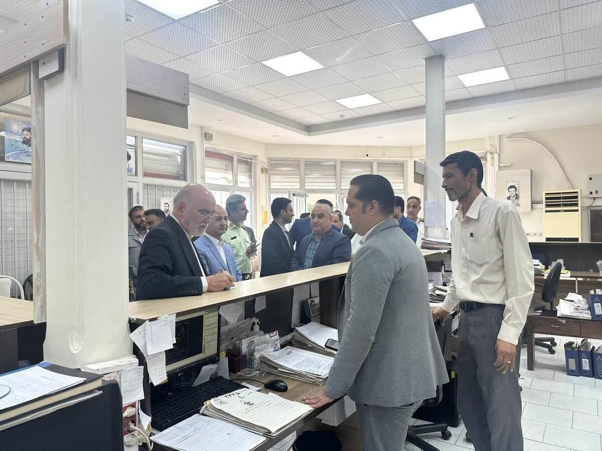 بازدید معاون امور بین‌الملل قوه قضاییه از اداره ثبت اسناد و املاک شهرستان آزادشهر و بررسی ارائه خدمات به شهروندان