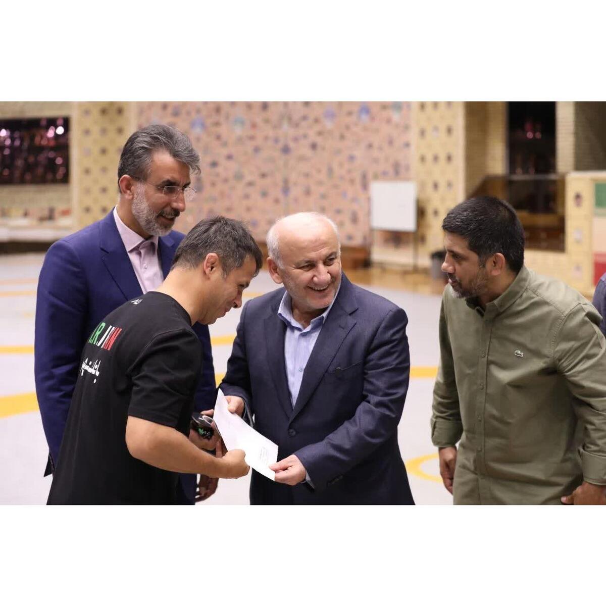 استاندار مازندران در کمپ تیم‌های ملی کشتی/ تقدیر از ۱۳ مازنی مسافر زاگرب