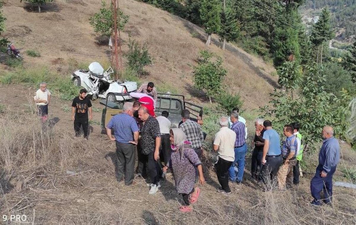 ۵ کشته و زخمی در سقوط تندر ۹۰ به دره در جاده رودبار