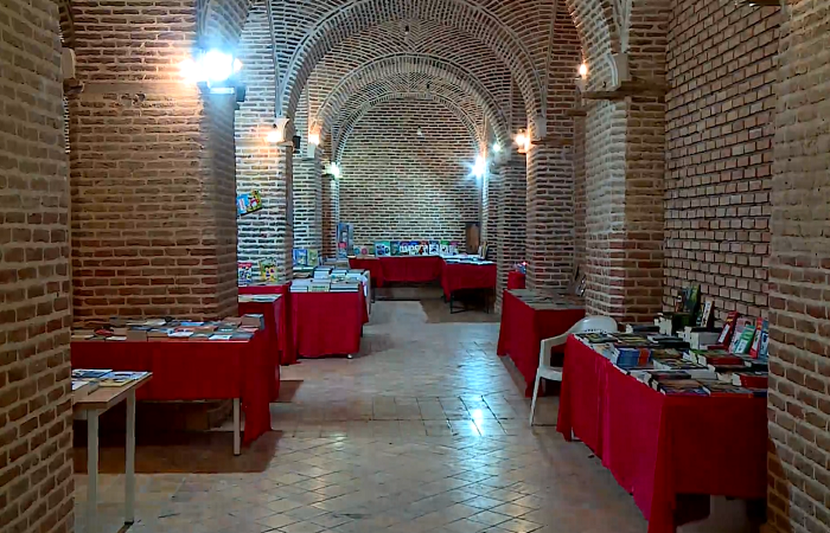 نمایشگاه فصلی کتاب در سرای سعدالسلطنه قزوین گشایش یافت