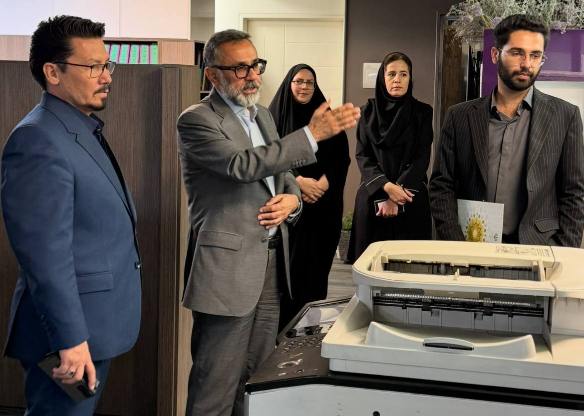 بازدید معاون توسعه و نظارت بر مراکز غیردولتی آموزش و پرورش از مؤسسه آموزشی فرهنگی واله