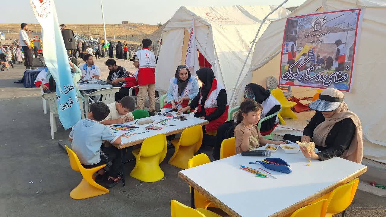 جشن بزرگ پیامبر مهربانی با استقبال مردم در قزوین برگزار شد جشن بزرگ پیامبر مهربانی با استقبال مردم در قزوین برگزار شد