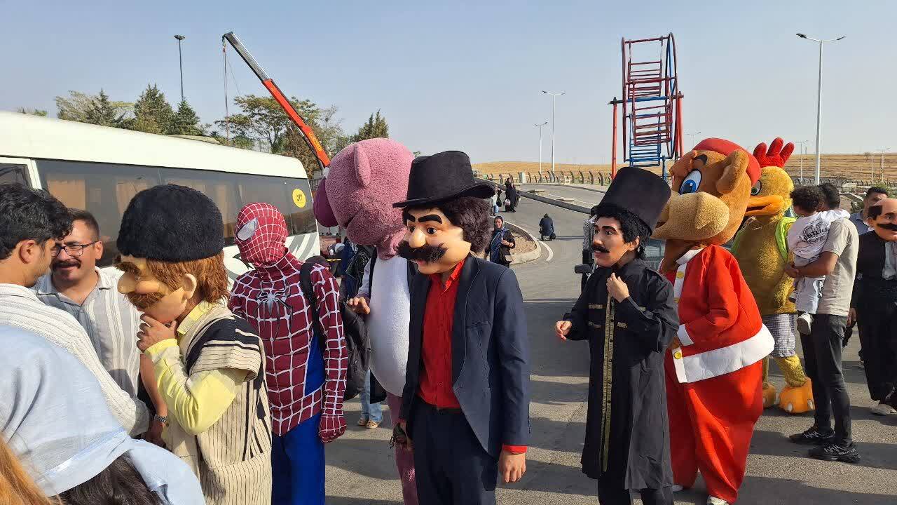 جشن بزرگ پیامبر مهربانی با استقبال مردم در قزوین برگزار شد جشن بزرگ پیامبر مهربانی با استقبال مردم در قزوین برگزار شد