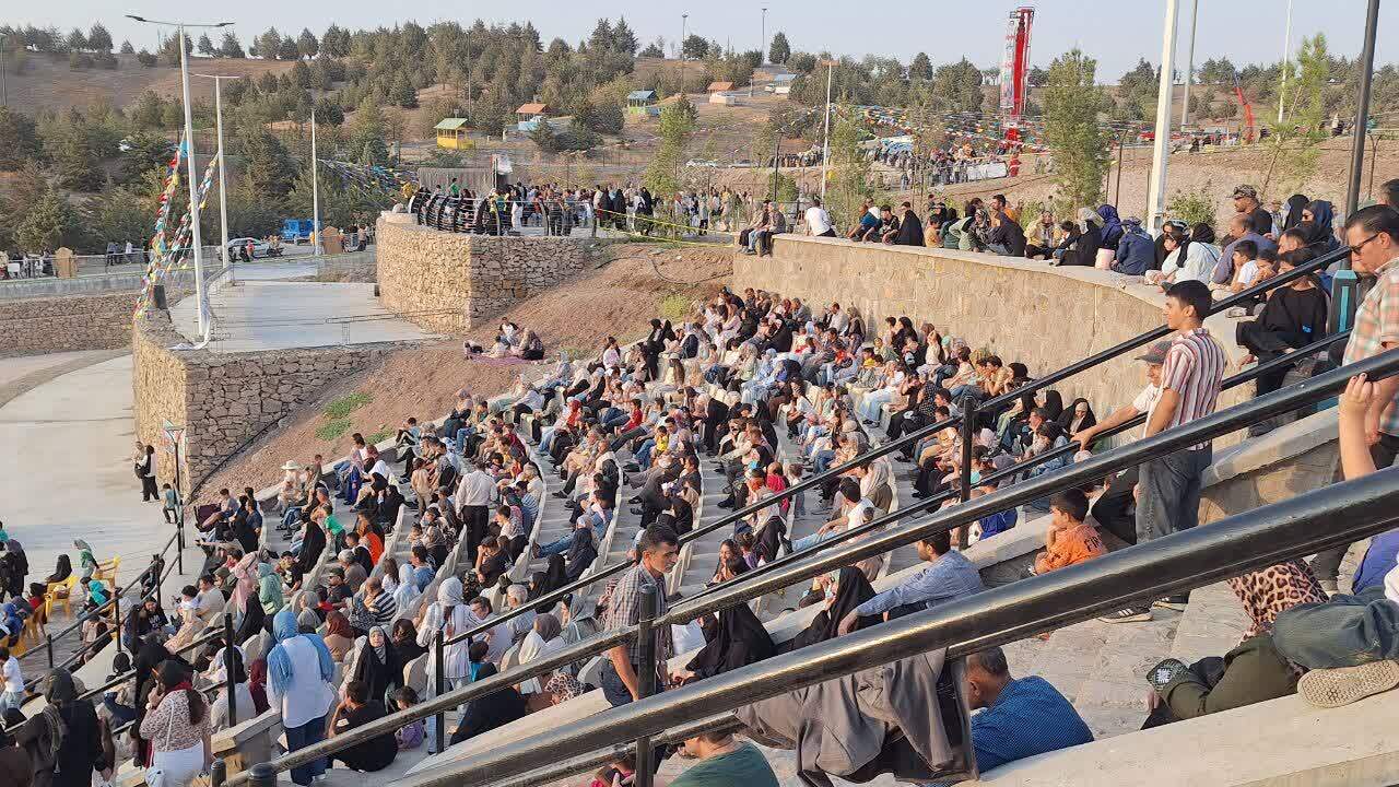 جشن بزرگ پیامبر مهربانی با استقبال مردم در قزوین برگزار شد جشن بزرگ پیامبر مهربانی با استقبال مردم در قزوین برگزار شد