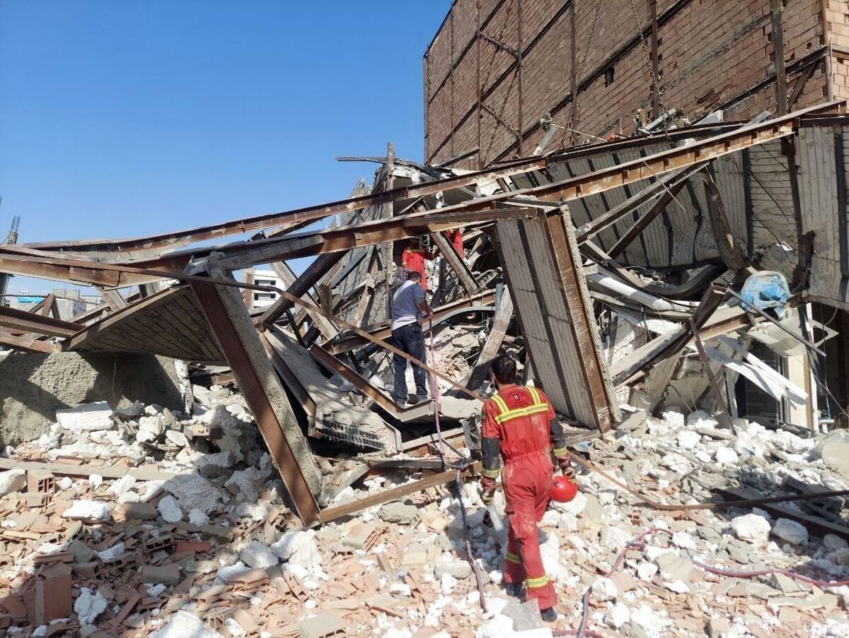 ریزش ساختمان در حال ساخت در لویزان ۳ نفر مصدوم برجای گذاشت