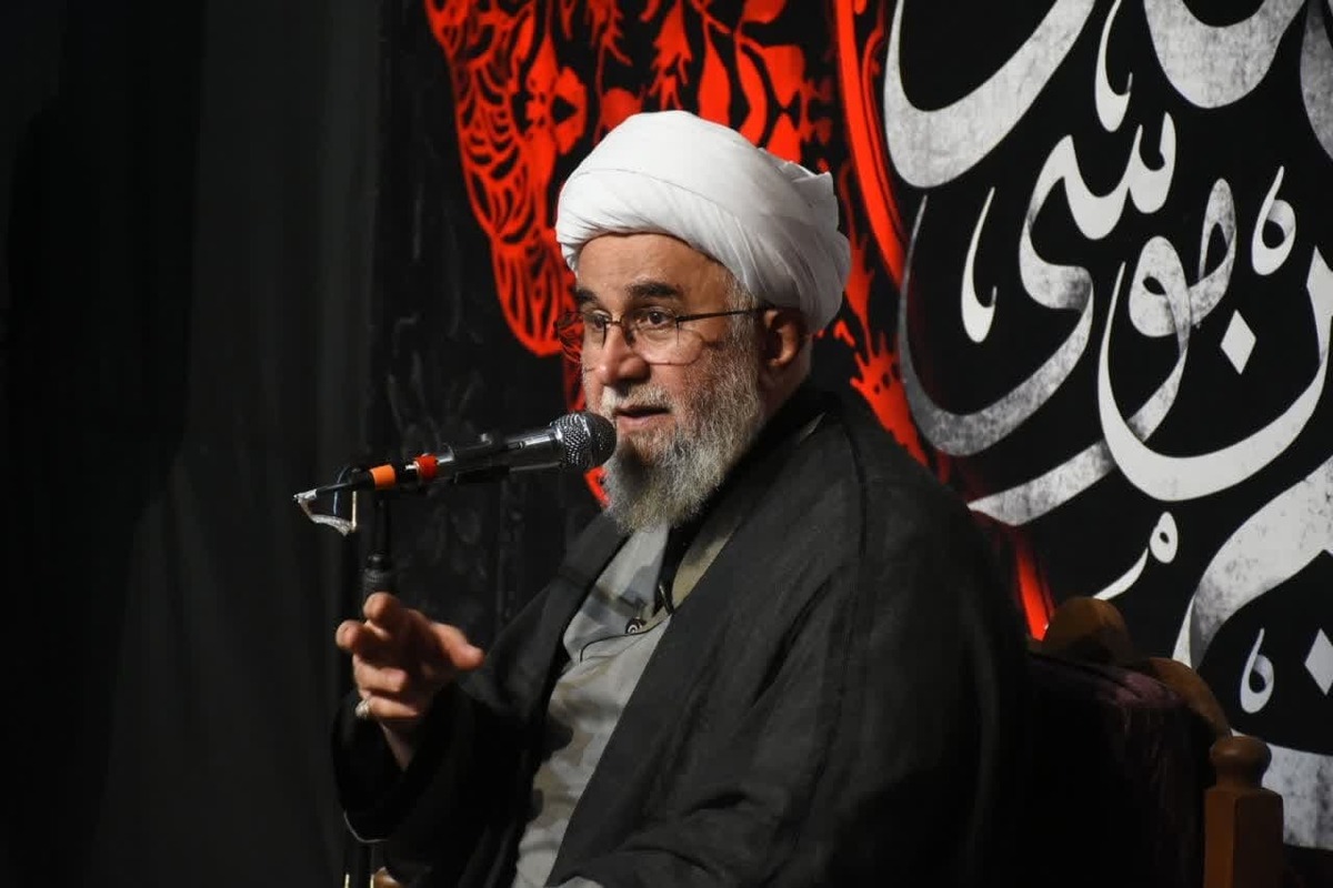 تنها راه مقابله با نظام سلطه مقاومت است