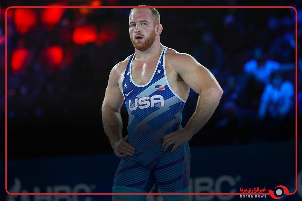 کایل اسنایدر که در وزن ۹۷ کیلوگرم حریف آذرپیرا از ایران است، در حاشیهٔ تمرین تیم ملی جویای احوال حسن یزدانی شد