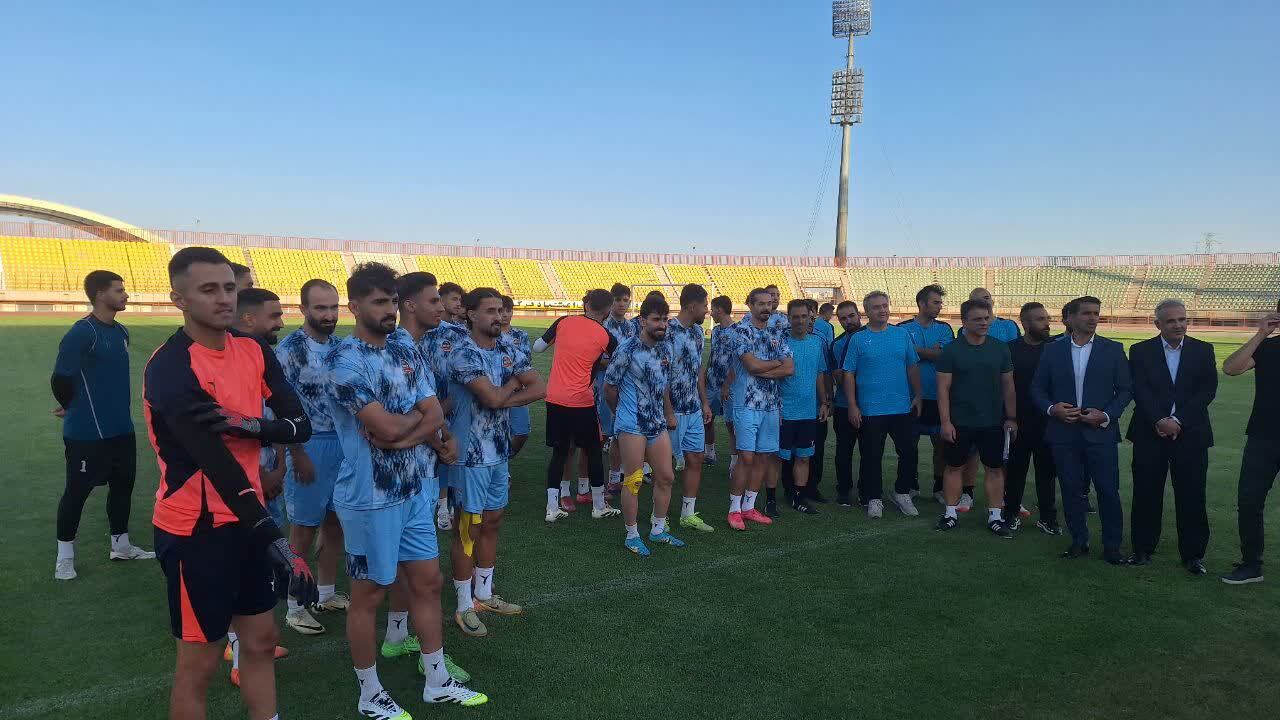 نوذری: تمام قد از تیم شمس آذر حمایت می کنیم