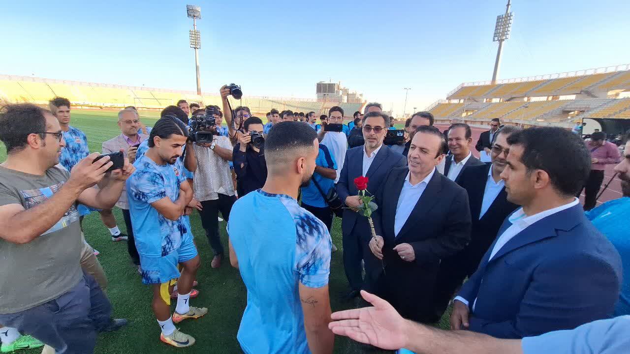 نوذری: تمام قد از تیم شمس آذر حمایت می کنیم