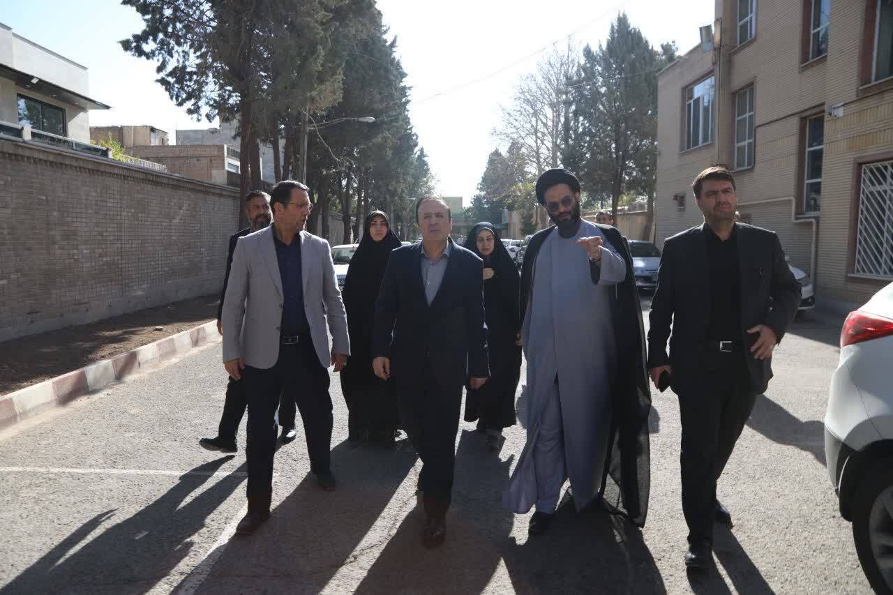 استاندار قزوین از اداره کل اوقاف و امور خیریه استان بازدید کرد