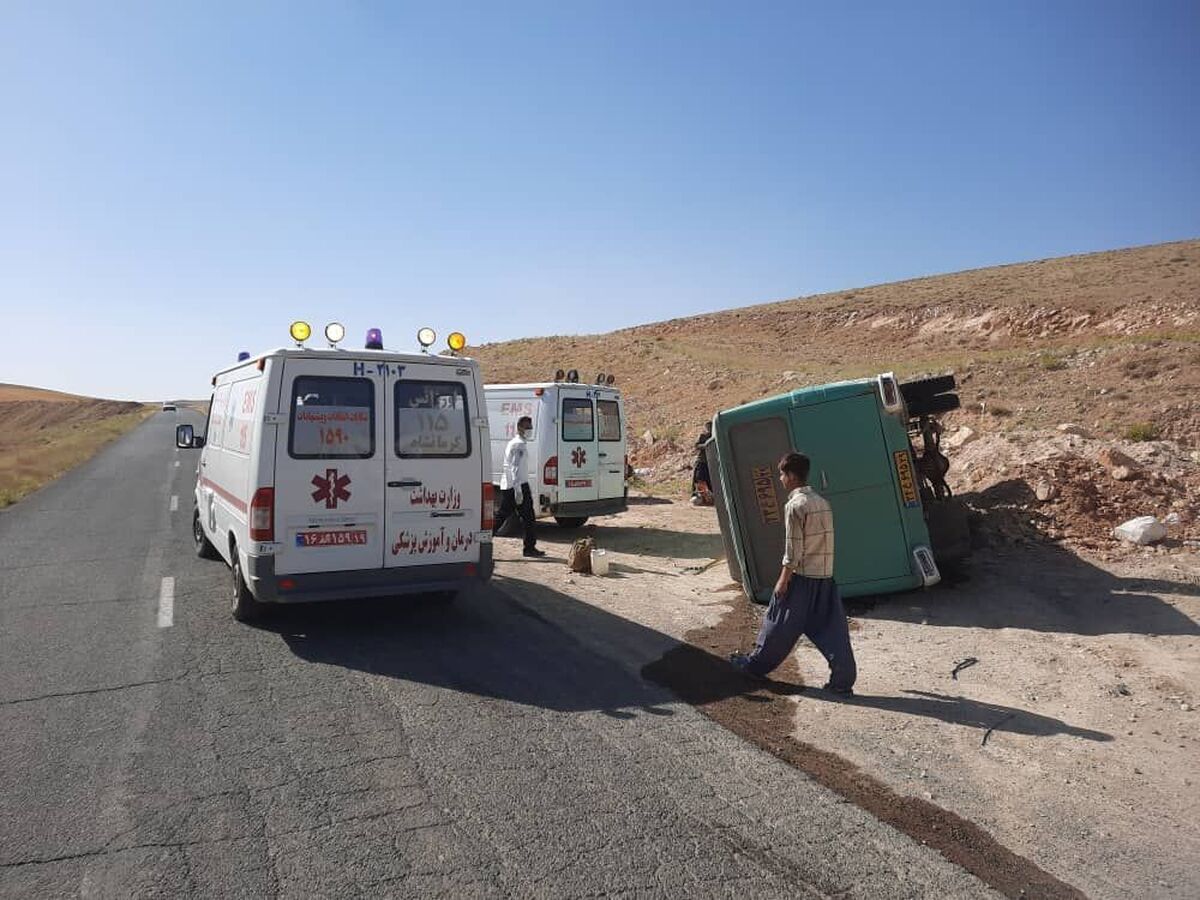 واژگونی مینی‌بوس در جاده میاندوآب به مهاباد، ۱۱ مصدوم برجای گذاشت