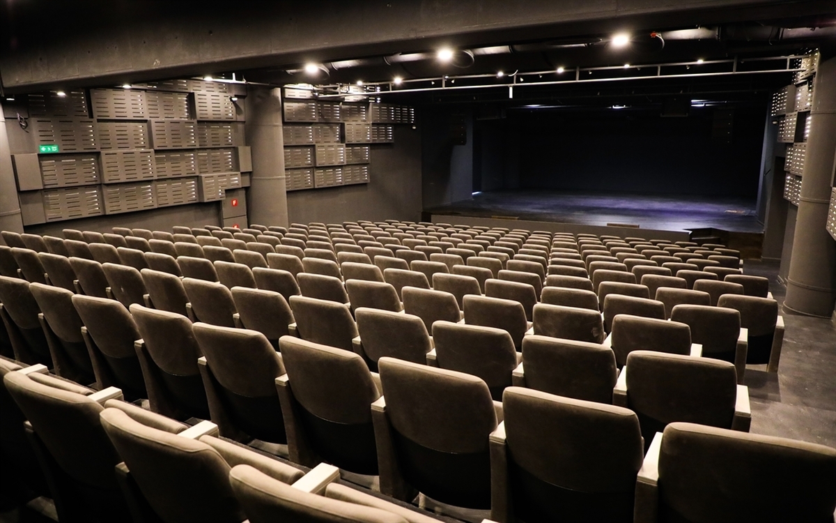 ابهام در ادامه فعالیت پردیس تئاتر و موسیقی دکُر/ باغ کتاب بار دیگر برق را قطع کرد!