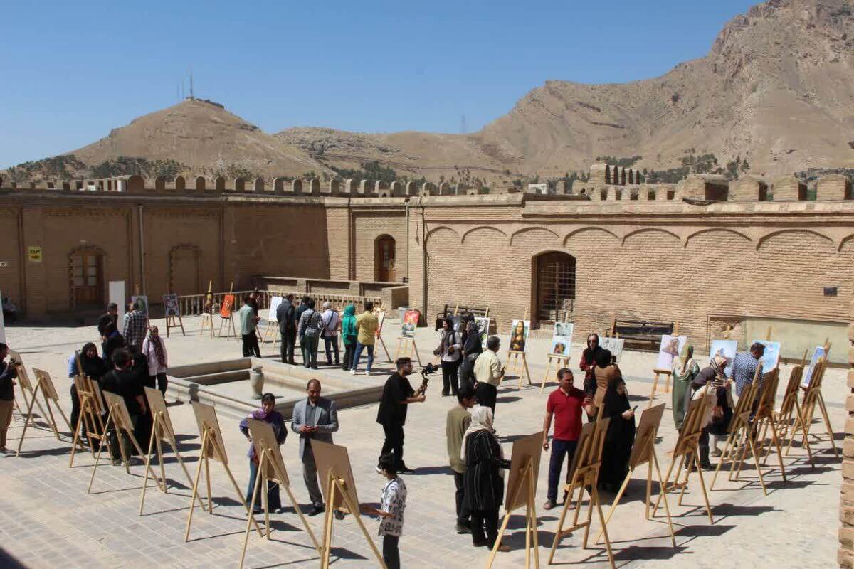 افتتاح نمایشگاه بین‌المللی بزرگان کاریکاتوریست چهره جهان در خرم آباد