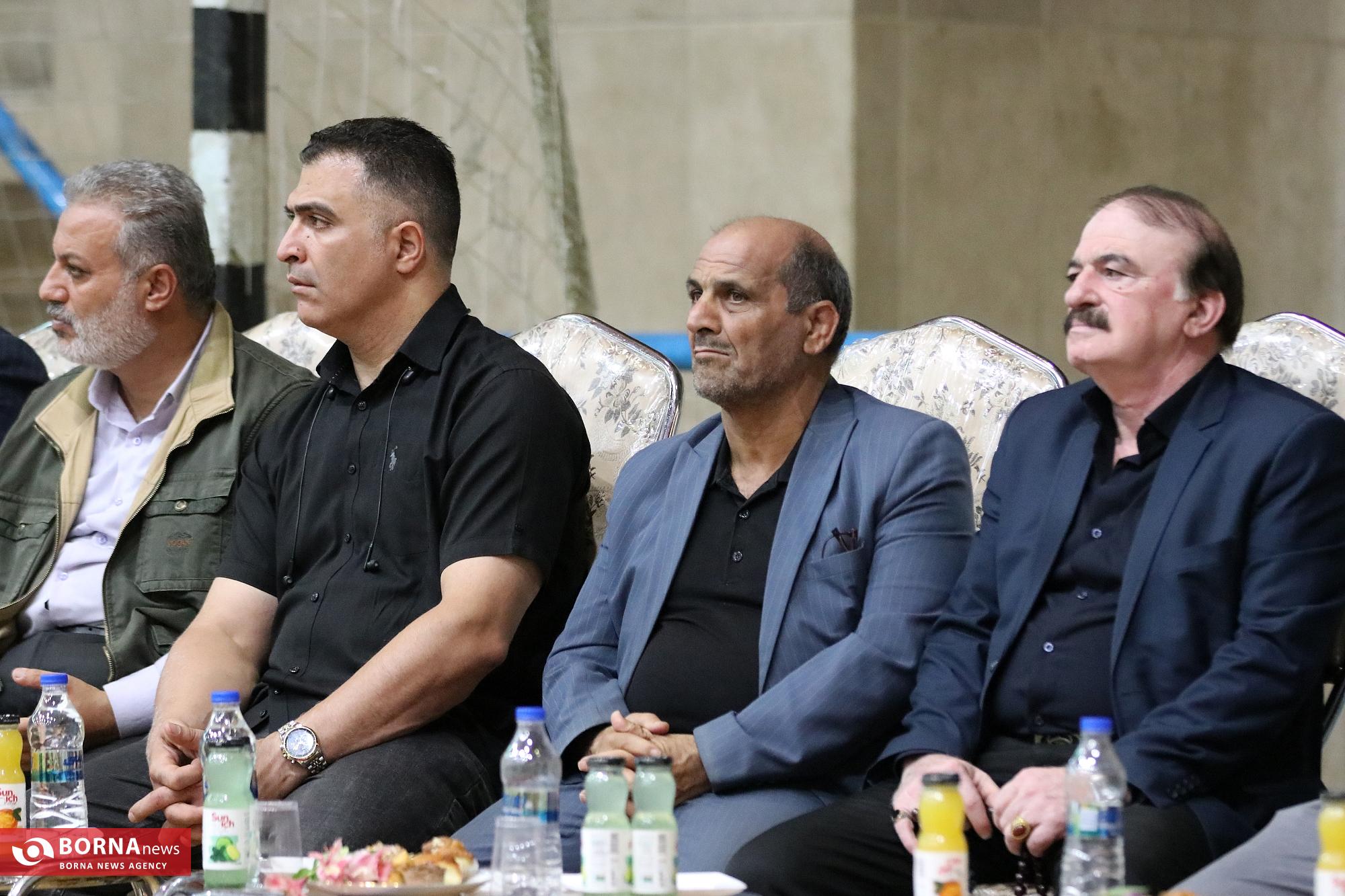 توزیع بسته های تحصیلی و معیشتی توسط خیریه دستان سبز اصفهان