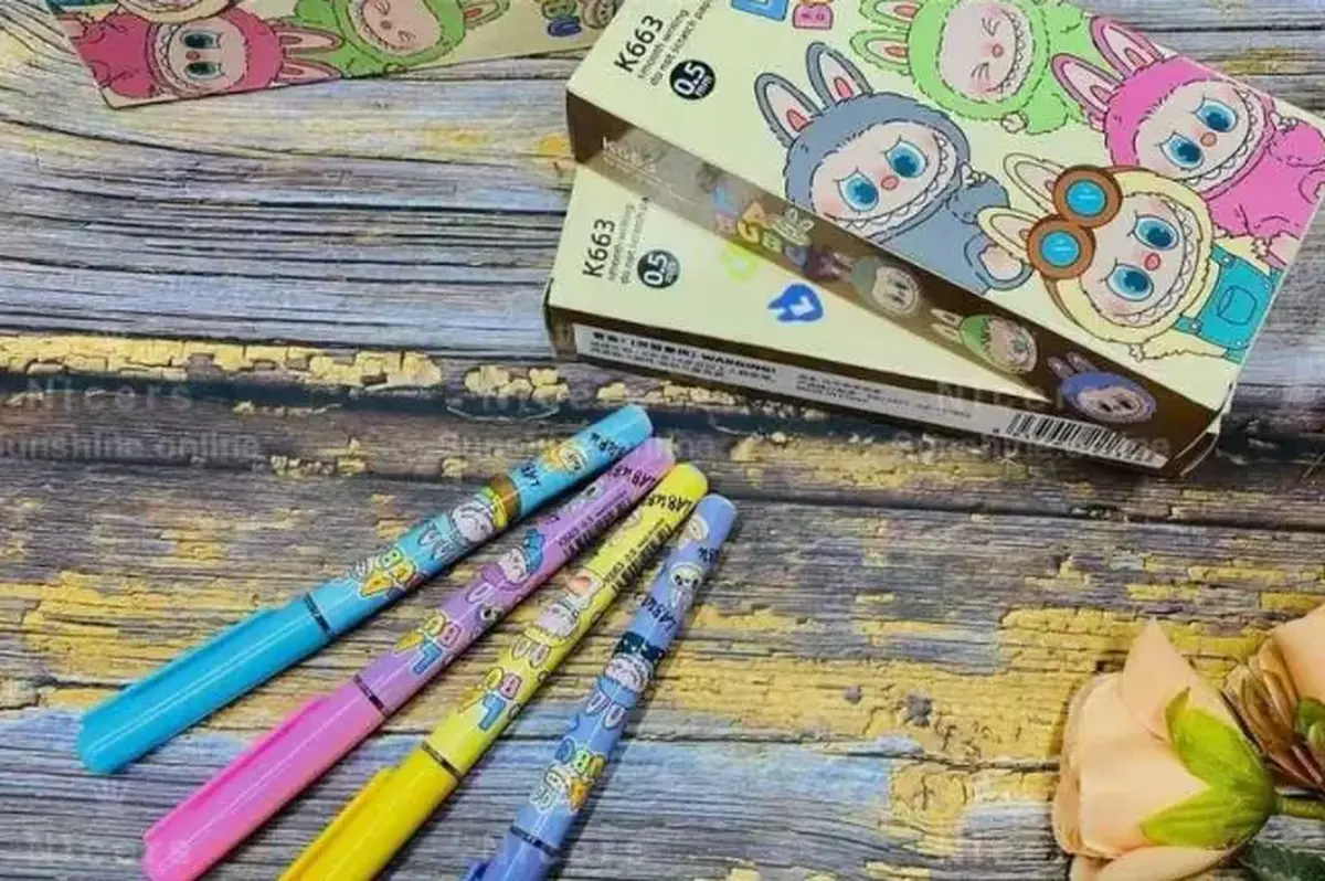 بازارِ محصولات دانش‌آموزی در سیطره عروسک «لبوبو»