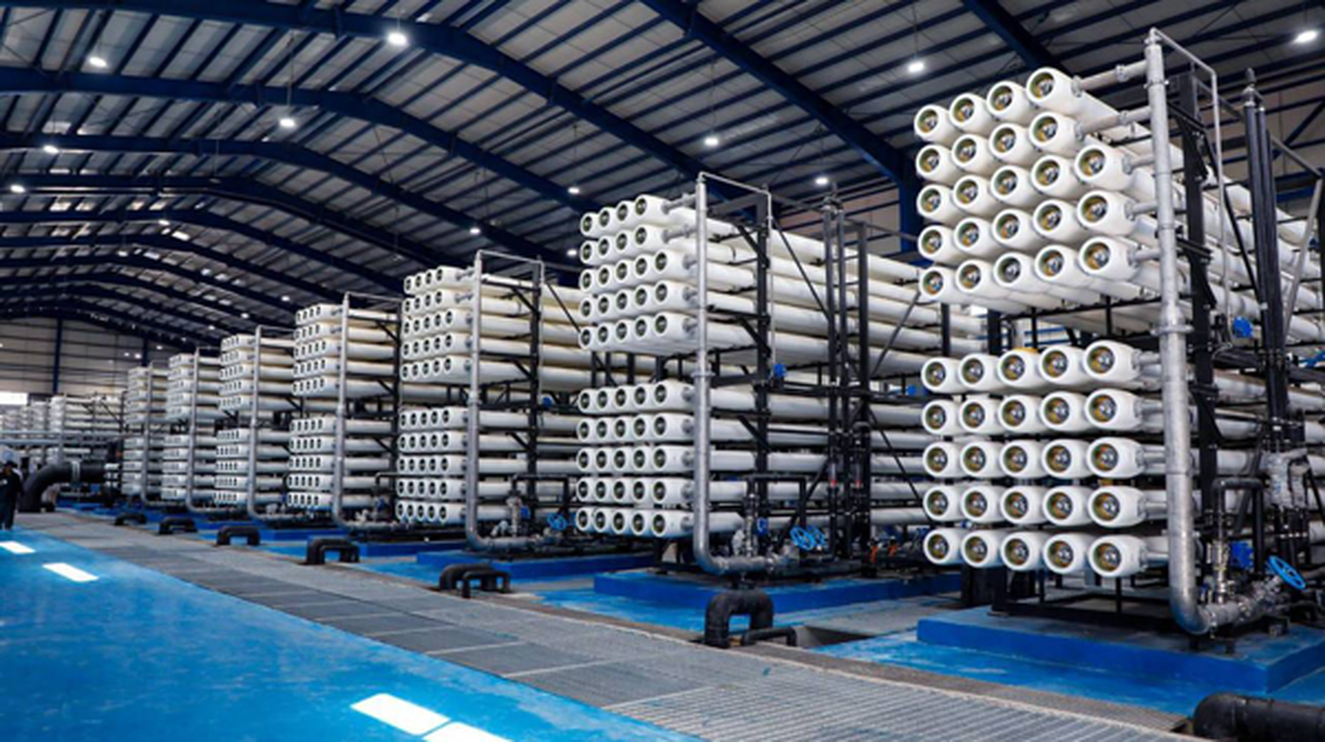 بزرگترین آب‌شیرین‌کن خشکی خاورمیانه در سیستان‌ و بلوچستان