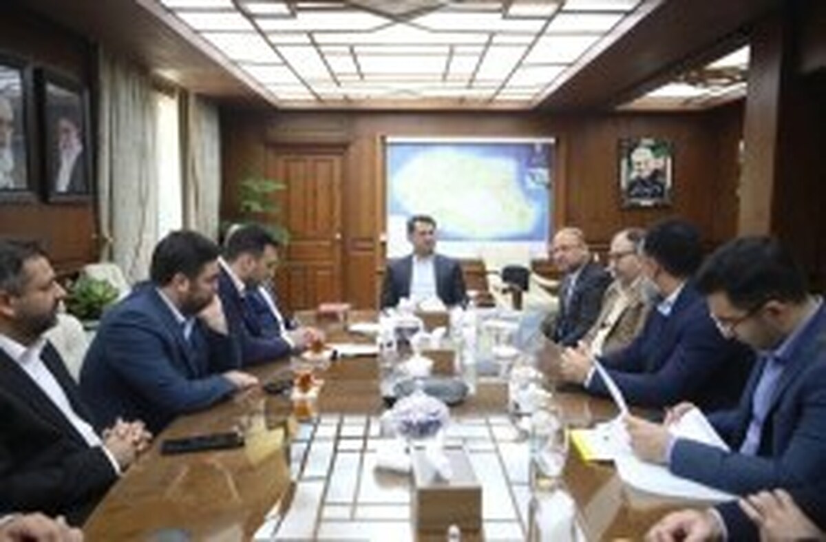 سرپرستان معاونت‌های توسعه مدیریت و فرهنگی و اجتماعی منطقه آزاد کیش معارفه شدند