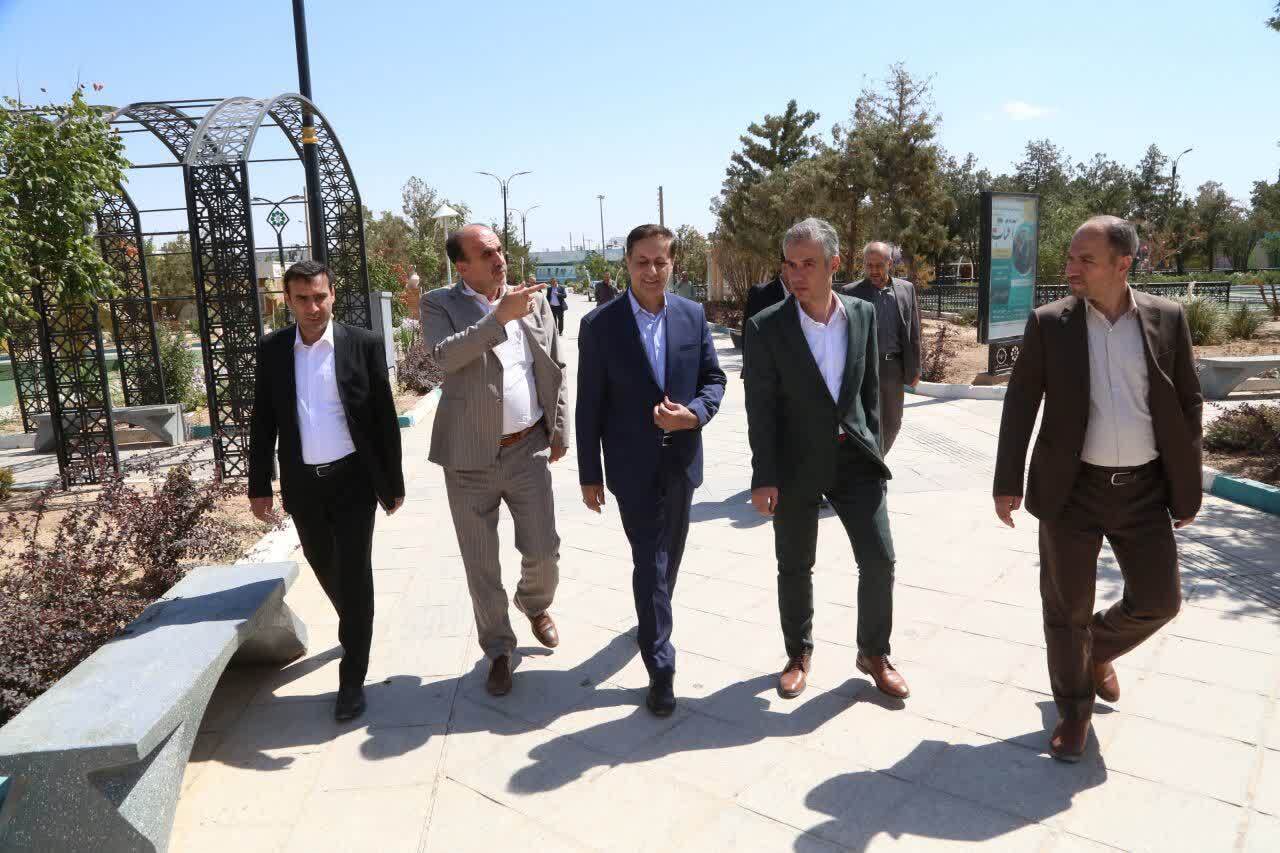 بازدید معاون امور شهرداری‌های کشور از پروژه‌های عمرانی و فرهنگی تاکستان