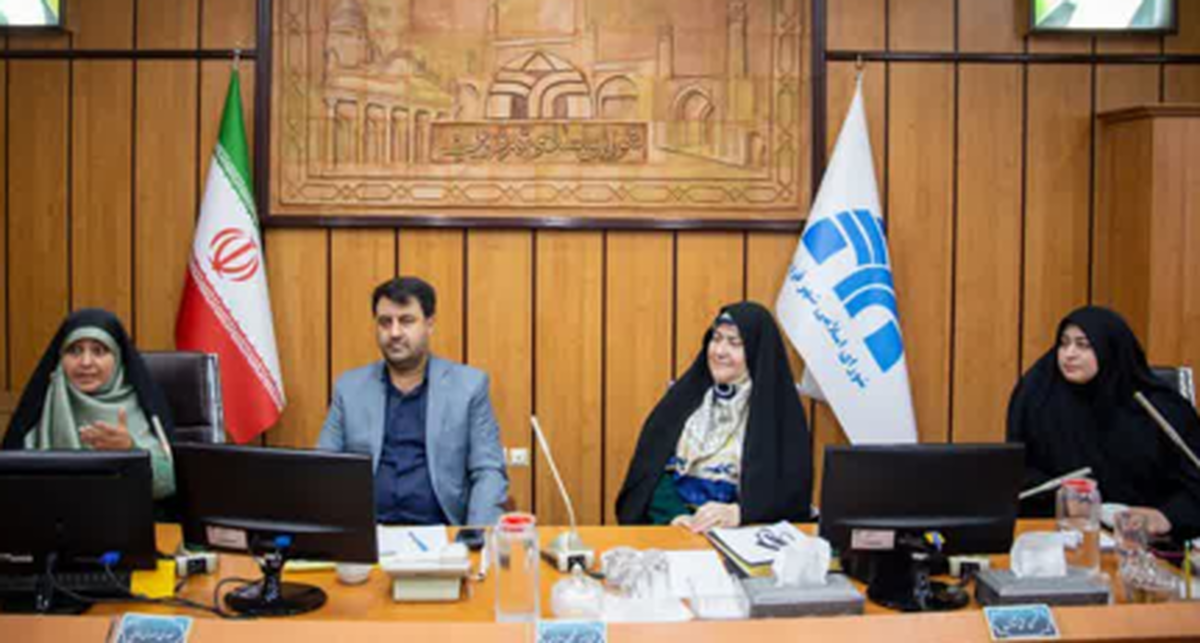 بررسی ورزش بانوان شاغل در کمیسیون بانوان شورای شهر قزوین 