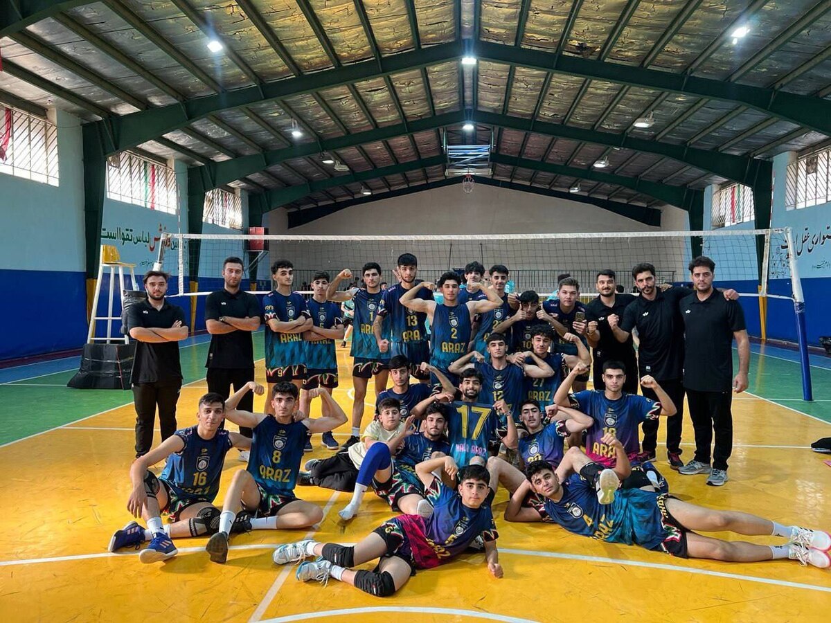 پیروزی تیم والیبال آرازمهران در مقابل نماینده چهارمحال وبختیاری
