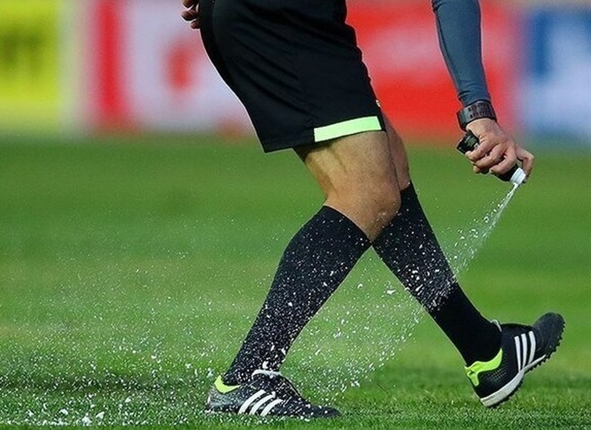 اختصاصی برنا/ داور سرشناس فوتبال سه سال محروم شد!+ عکس