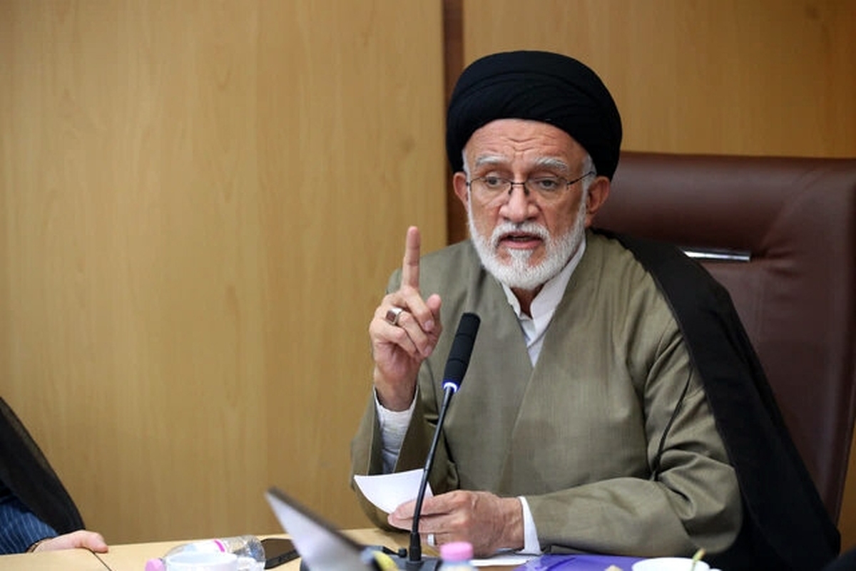 انتقاد دبیر جامعه روحانیت شیراز از فشارهای معیشتی بر طلاب و مردم