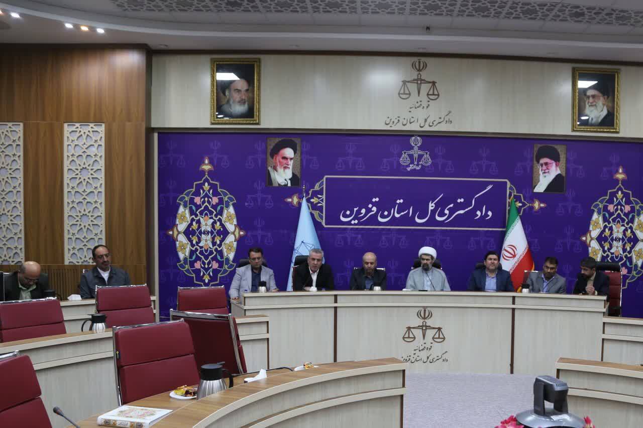 برخورد با اتباع غیرمجاز نیازمند همکاری همه نهادها و مردم است برخورد با اتباع غیرمجاز نیازمند همکاری همه نهادها و مردم است