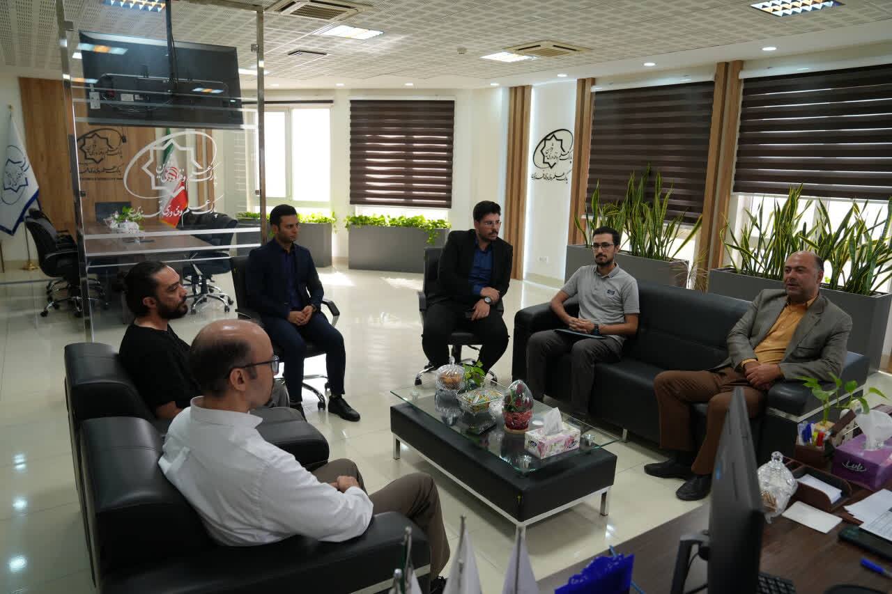 نشست مشترک مدیرعامل شرکت نمایشگاه‌های بین‌المللی استان با سرپرست پارک علم و فناوری قزوین