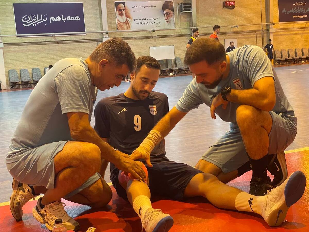 کادر پزشکی مشغول درمان ملی‌پوش فوتسال/ مصدومیت بلای جان افضلی!