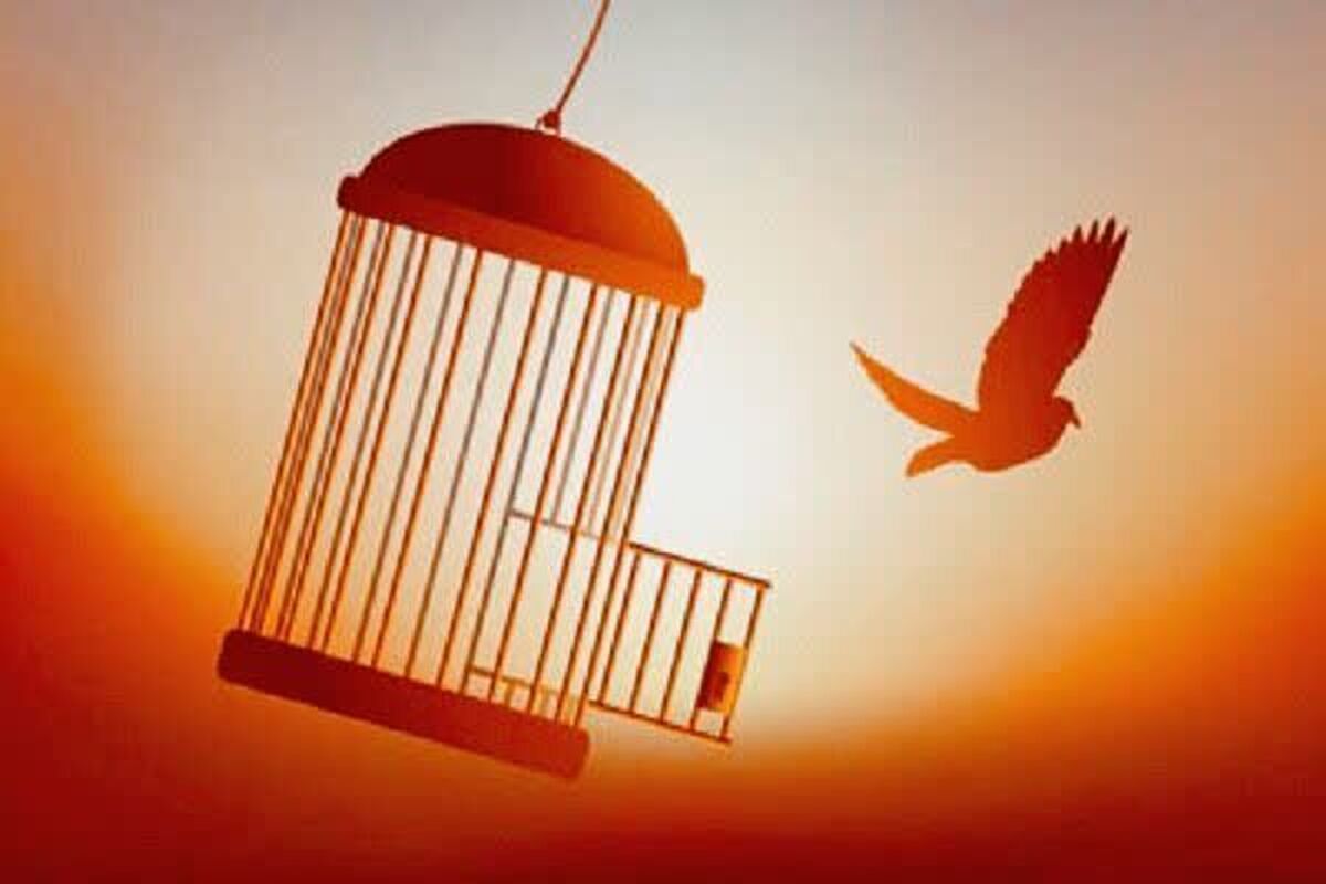 خیر نیک‌اندیش کمیجانی ۲۳ زندانی را از بند آزاد کرد