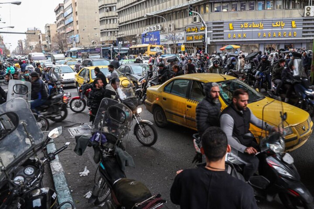 حکایت مهر پُرترافیک تهران در اوج هیجان دانش‌آموزان