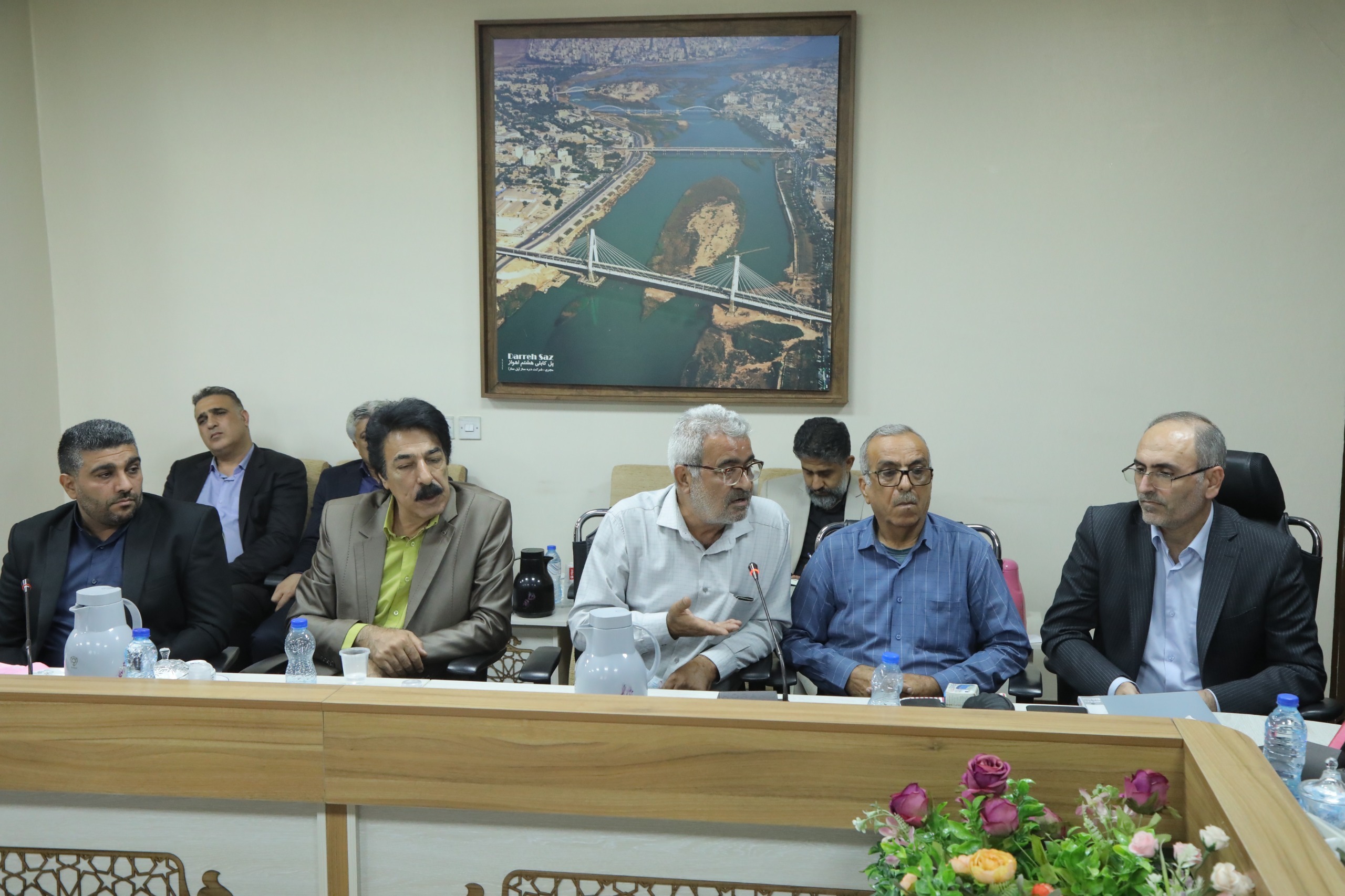 دو روز پس از دیدار مردمی استاندار خوزستان؛ نشست معاون عمرانی استاندار با معتمدین کوی مهدیس و مدیران دستگاههای اجرایی برگزار شد دو روز پس از دیدار مردمی استاندار خوزستان؛ نشست معاون عمرانی استاندار با معتمدین کوی مهدیس و مدیران دستگاههای اجرایی برگزار شد