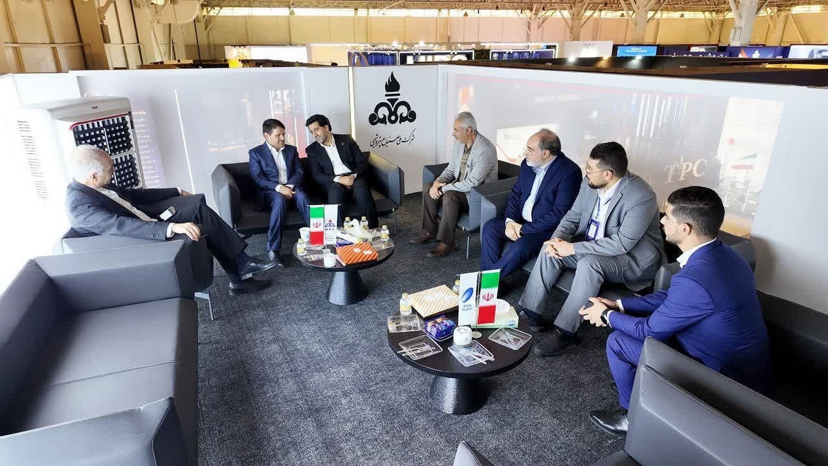 رایزنی‌های پرثمر پتروشیمی تبریز در روز نخست ایران پلاست