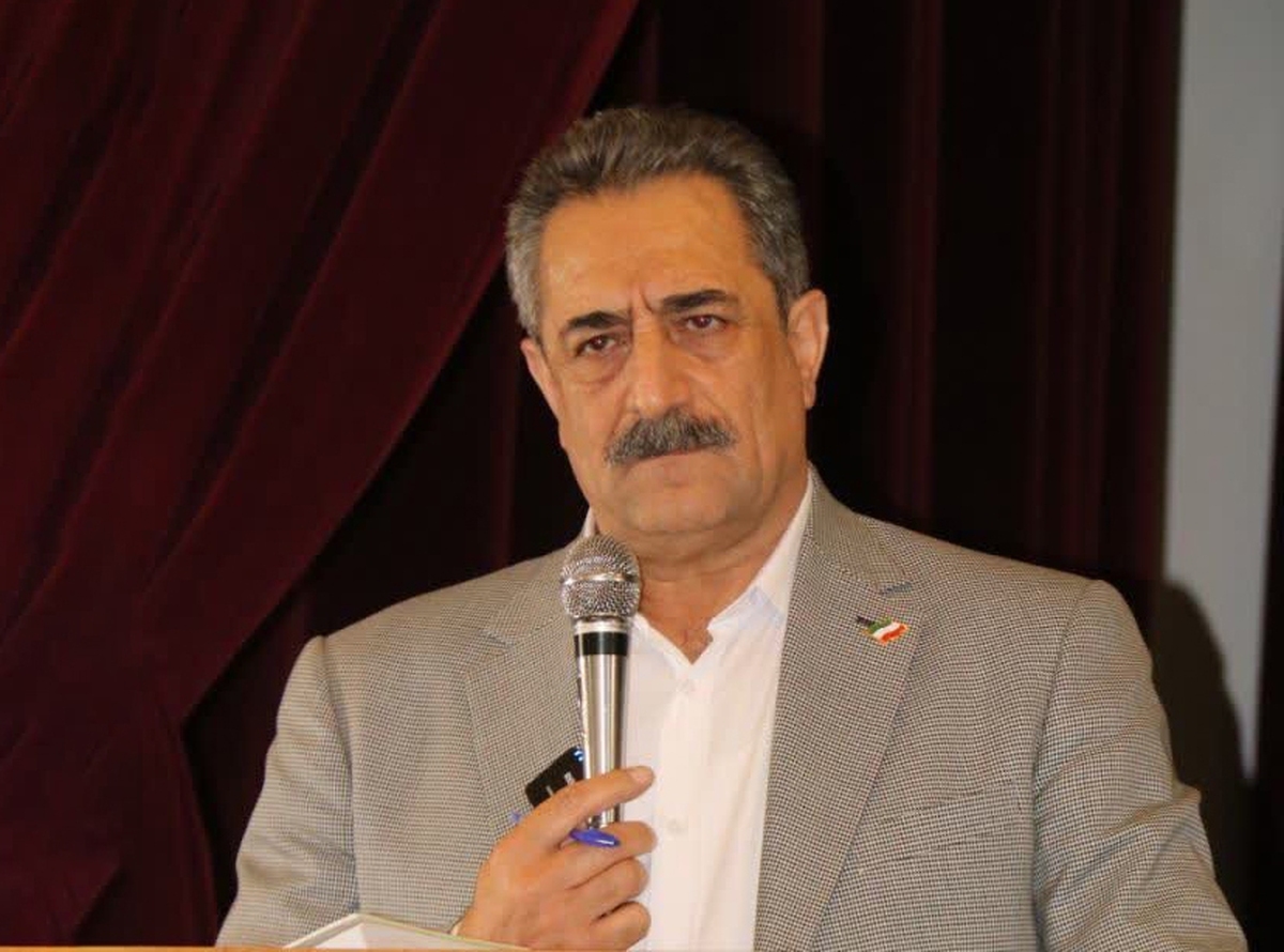 جلسات بررسی مشکلات مردم را سیاسی نکنید