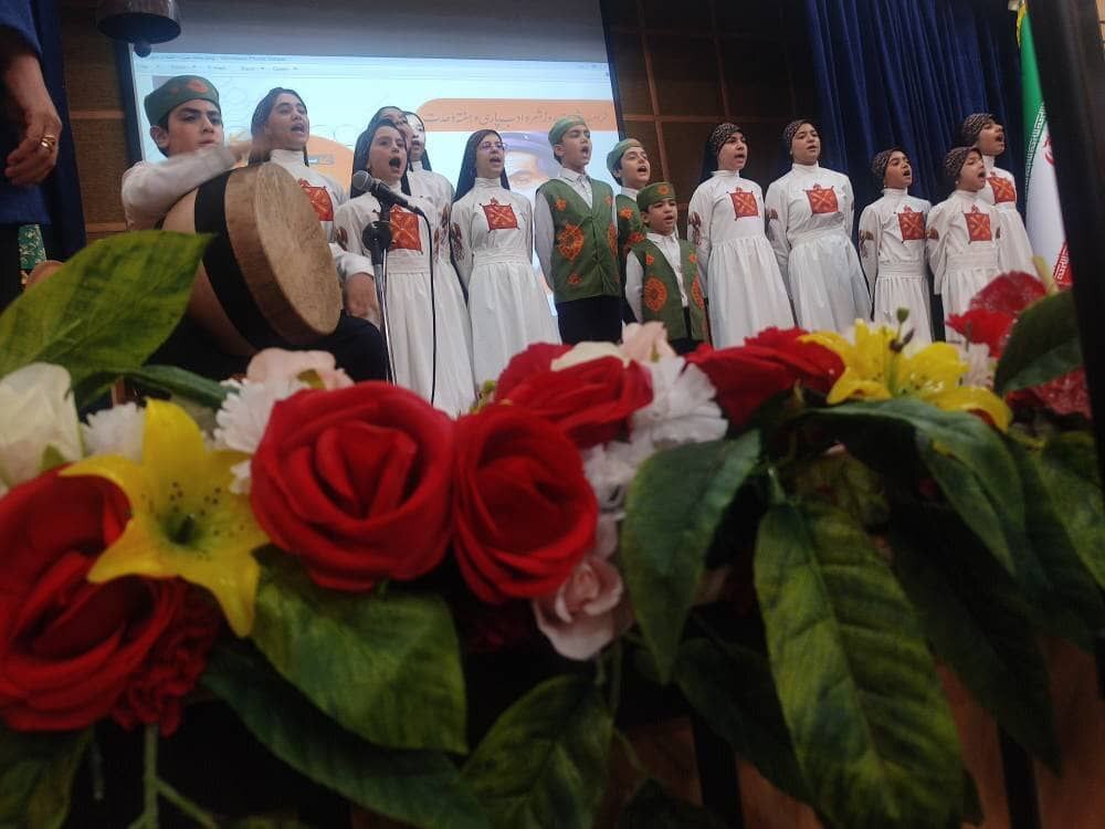 عصر شعر دیدار در اندیشه برگزار شد عصر شعر دیدار در اندیشه برگزار شد