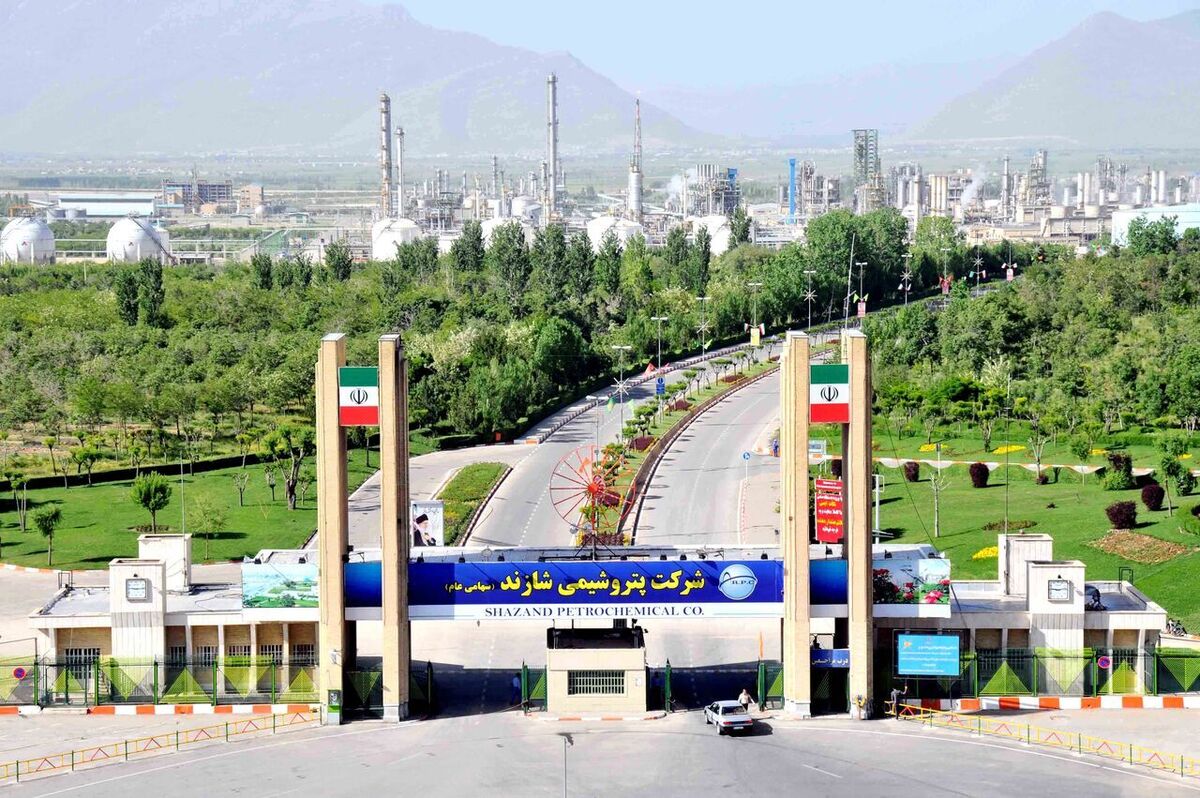 فروش محصولات ۱۵۰ هزار میلیارد ریالی پتروشیمی شازند