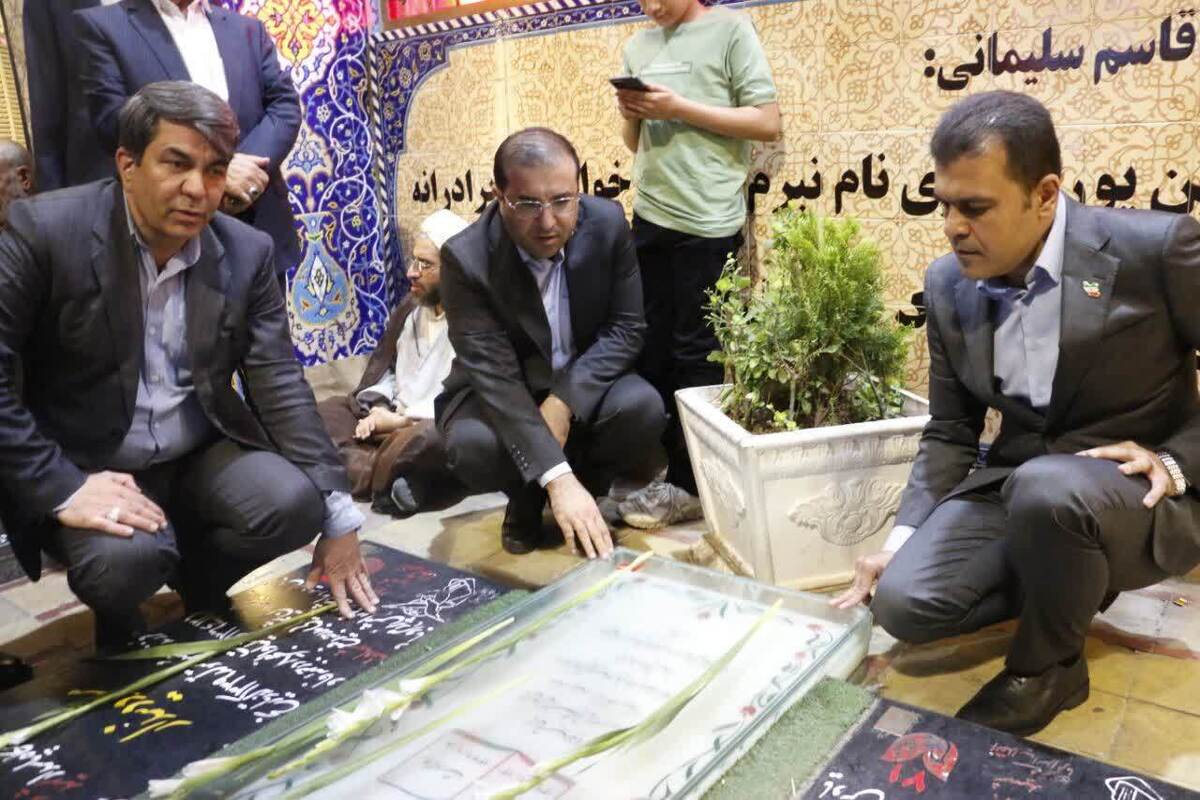 ادای احترام معاون علمی و فناوری رئیس جمهور و استاندار کرمان به سردار دل‌ها