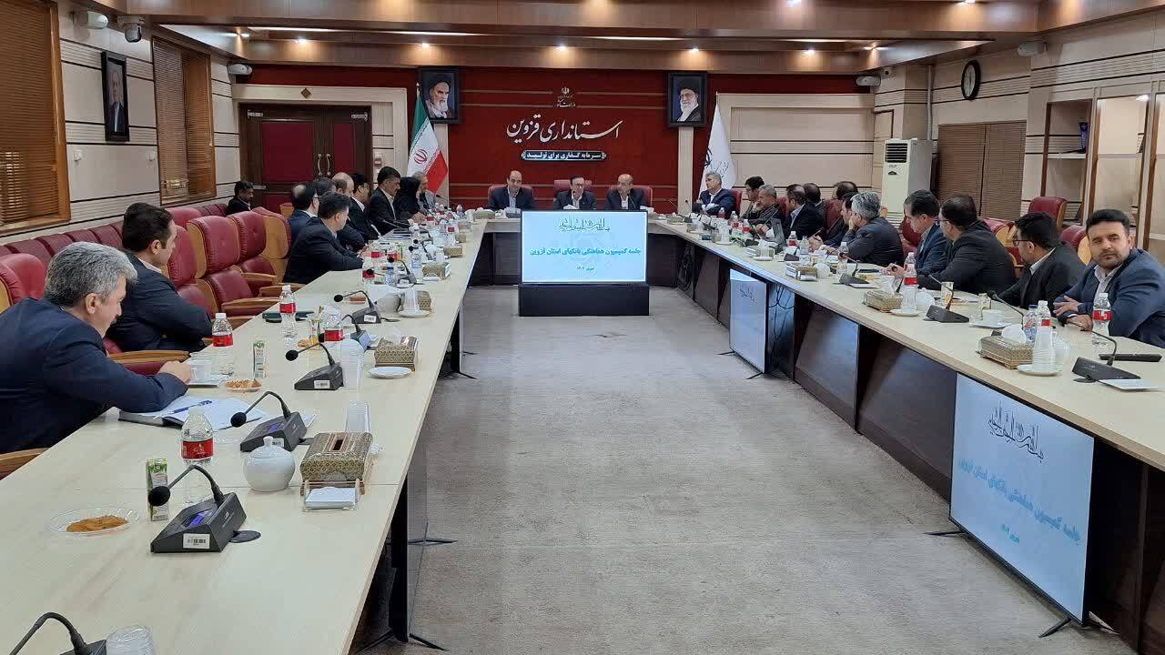 نوذری : بانک‌ها محور اصلی توسعه اقتصادی هستند