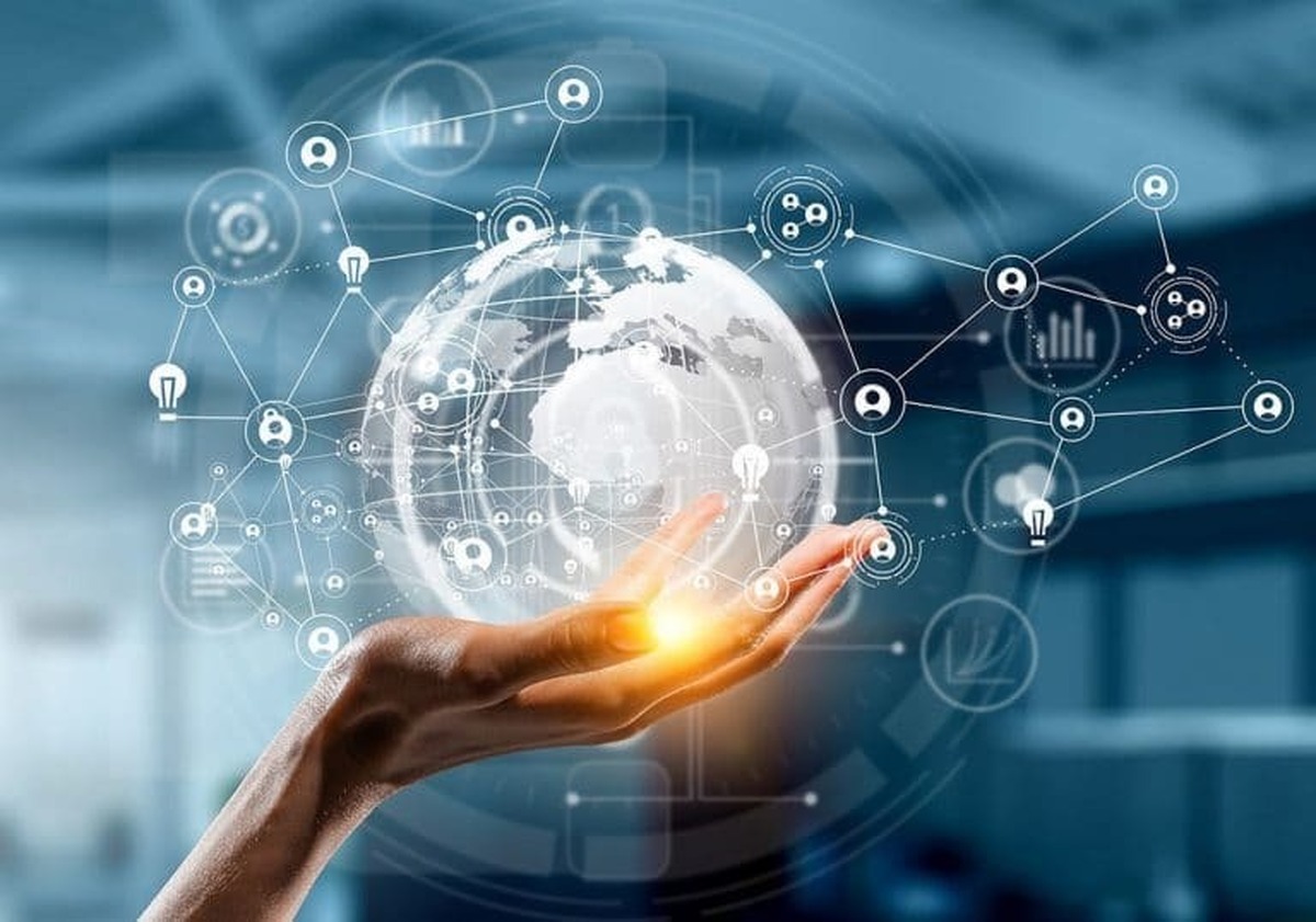 پیوندهای ضعیف، مولد فرصت‌های قوی: لینکدین و بازآرایی زیست‌بوم حرفه‌ای ایران