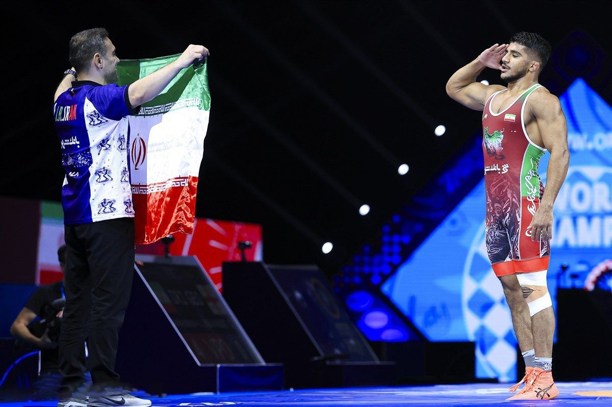 تبریک مسئولان فارس به ‌کشتی‌گیر شیرازی