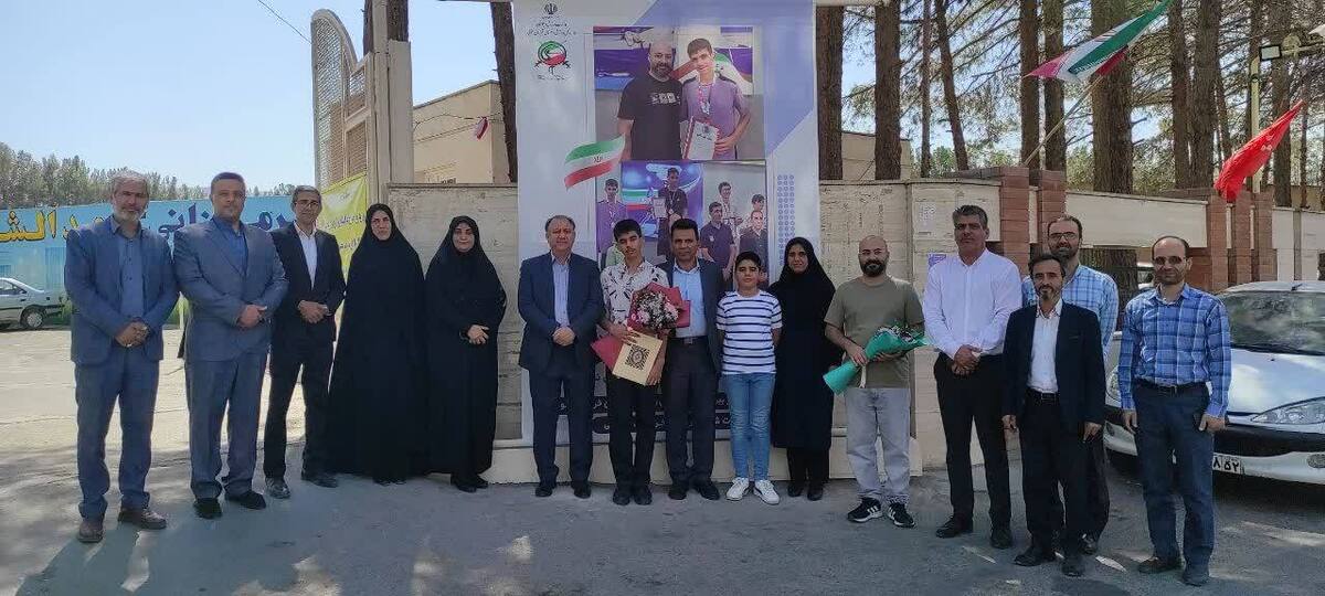 تجلیل از ورزشکار نونهال خراسان جنوبی در رشته شمشیربازی