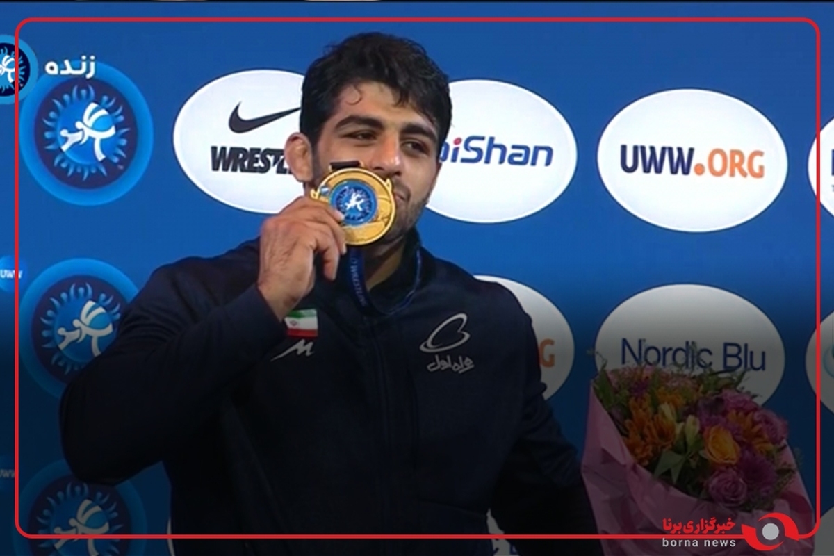 اهدای مدال و کمربند قهرمانی محمدهادی ساروی