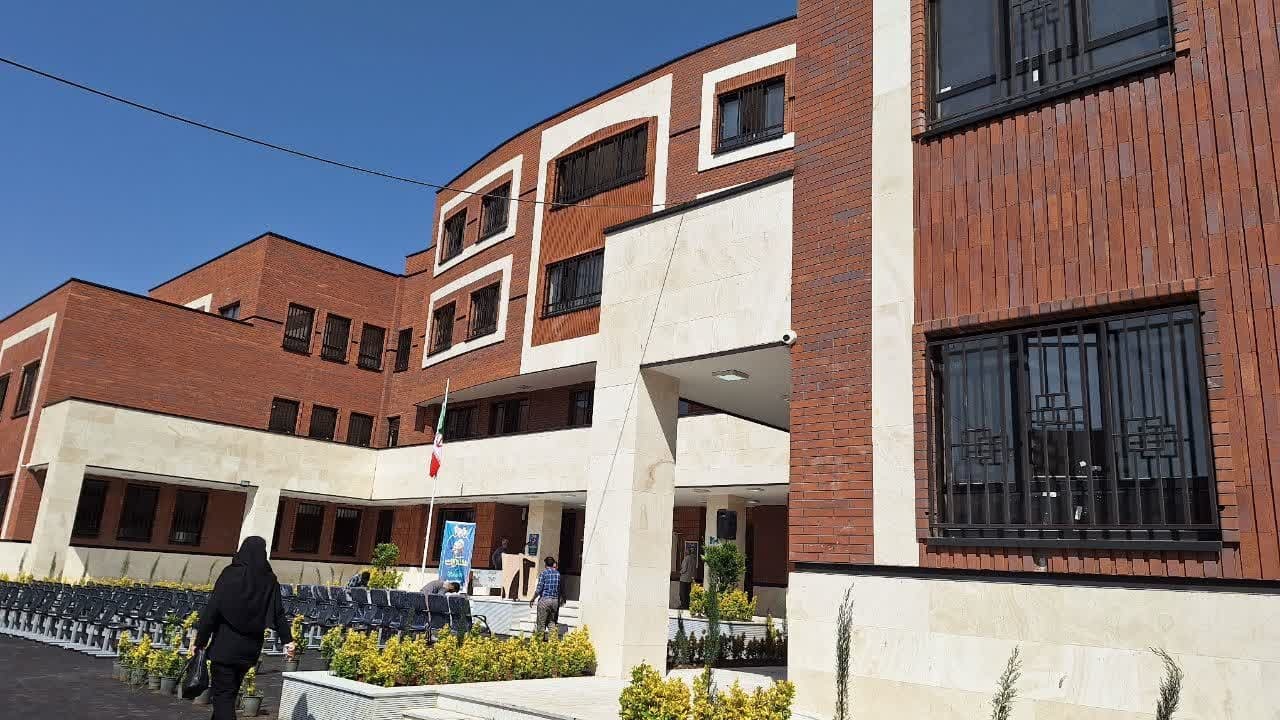 دبیرستان فاخر ۱۸ کلاسه پاسداران قزوین افتتاح شد 