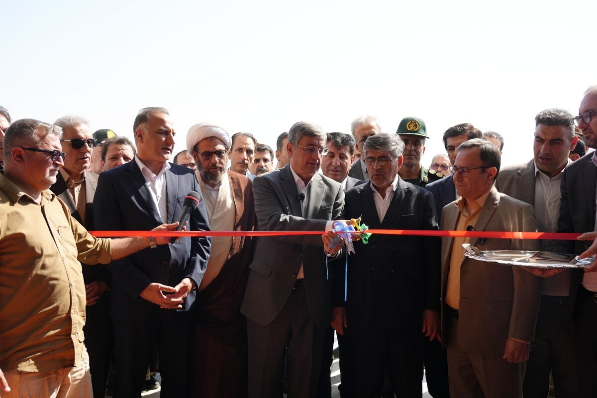 بهره‌برداری از کشتارگاه صنعتی طیور طرهان طیور کوهدشت به مناسبت هفته دولت